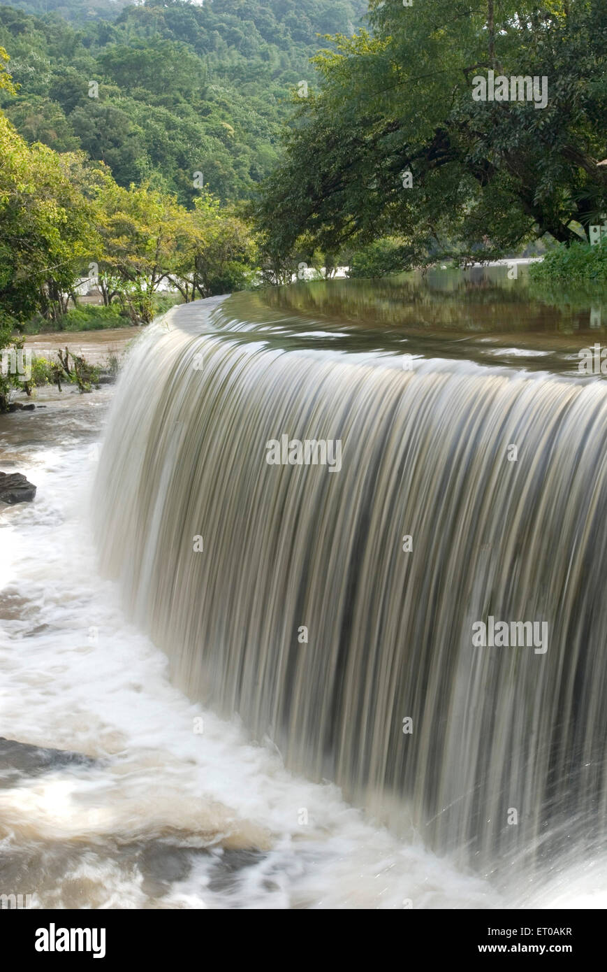Wasserfall, Ezhattumugham Prakriti Graham, Ayyampuzha, Ezhattumugham, Chalakkudy, Chalakudy, Ernakulam Bezirk, Kerala, Indien, Asien Stockfoto