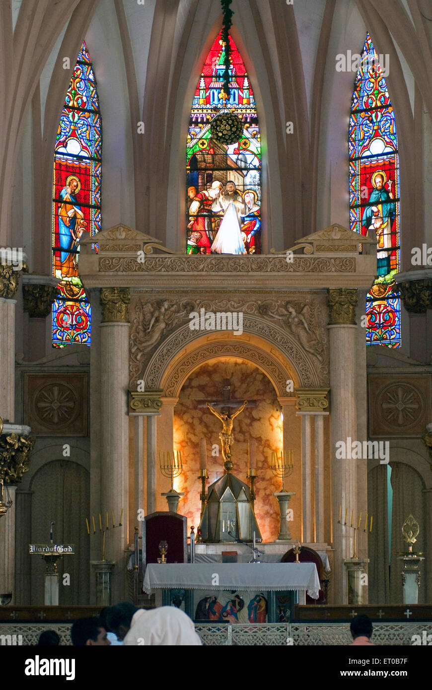 Altar der Basilika Santa Maria in Europa; Bangalore; Karnataka; Indien Stockfoto