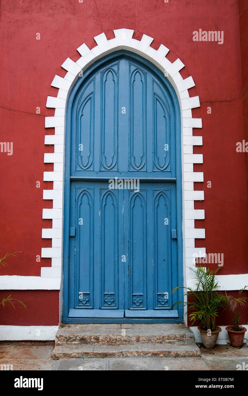 Tür in der St. Andreas Kirche; nur schottische Kirk gebaut im Jahre 1866; Bangalore; Karnataka; Indien Stockfoto