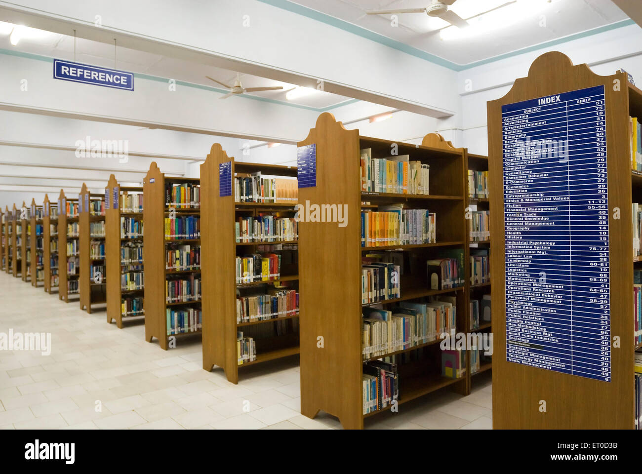 Bibliothek im Amrita Schule des Geschäfts im Amrita Vishwa Vidyapeetham; Ettimadai; Coimbatore; Tamil Nadu; Indien Stockfoto