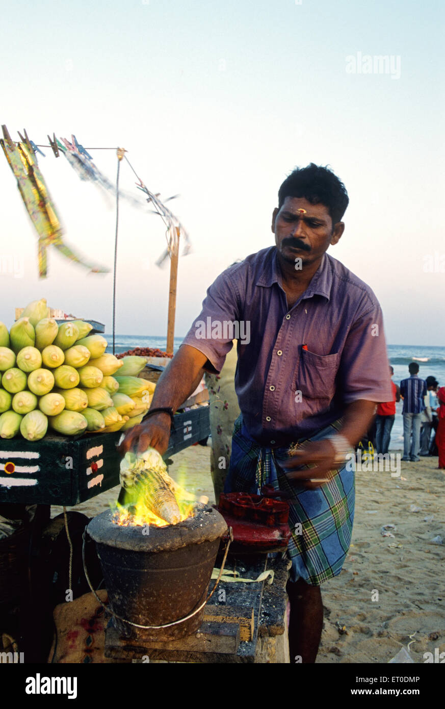 Maislieferant, Maiskolben-Verkäufer, Madras, Chennai, Tamil Nadu, Indien, Asien Stockfoto