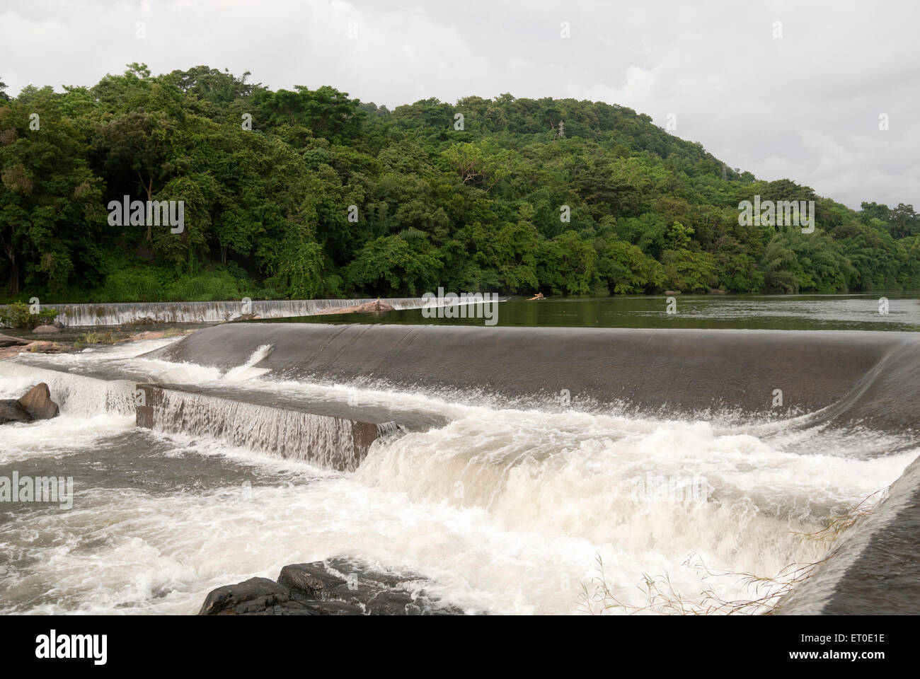 Ezhattumugham Wasserfälle, Athirappilly, Athirapally, Trichur, Thrissur, Kerala, Indien, Asien Stockfoto