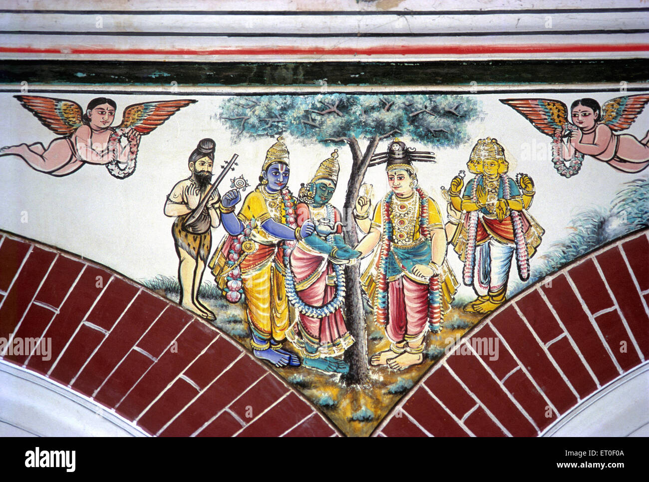 Wandbild von Herrn Vishnu anbietenGöttin Parwati zu Herrn Shiva in der Verbindung, Chettinad Haus, Chettinadu, Pudukottai, Tamil Nadu, Indien, Asien Stockfoto