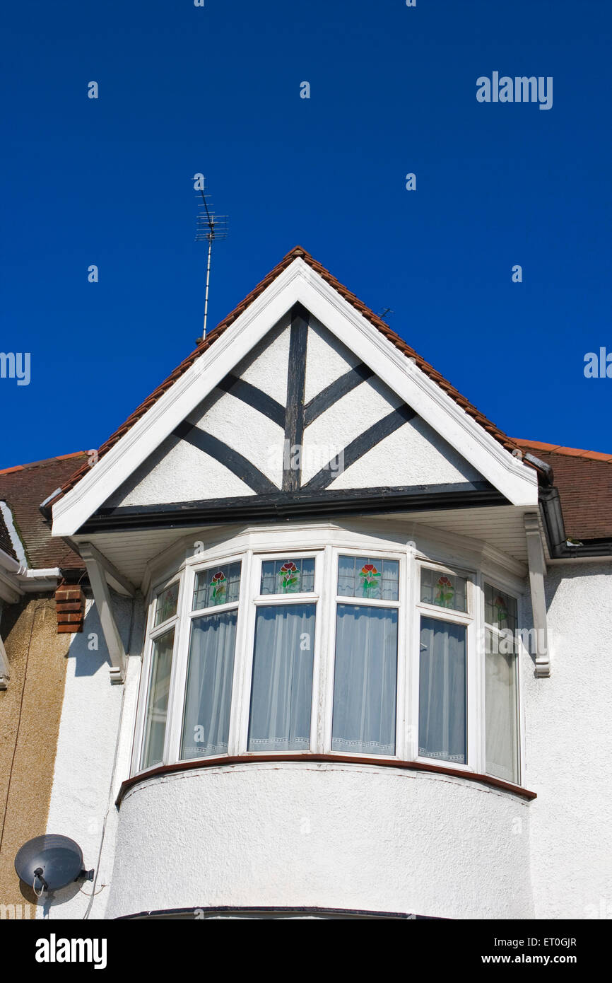 Dreieckiges Dach von Tudor Häuser , London , England , Großbritannien , Vereinigtes Königreich Stockfoto