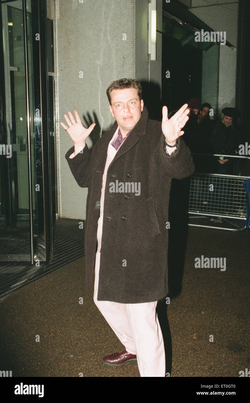 Suggs, Lead-Sänger der britischen Ska-Gruppe Madness, kommt für den British Comedy Awards. 12. Dezember 1998. Stockfoto