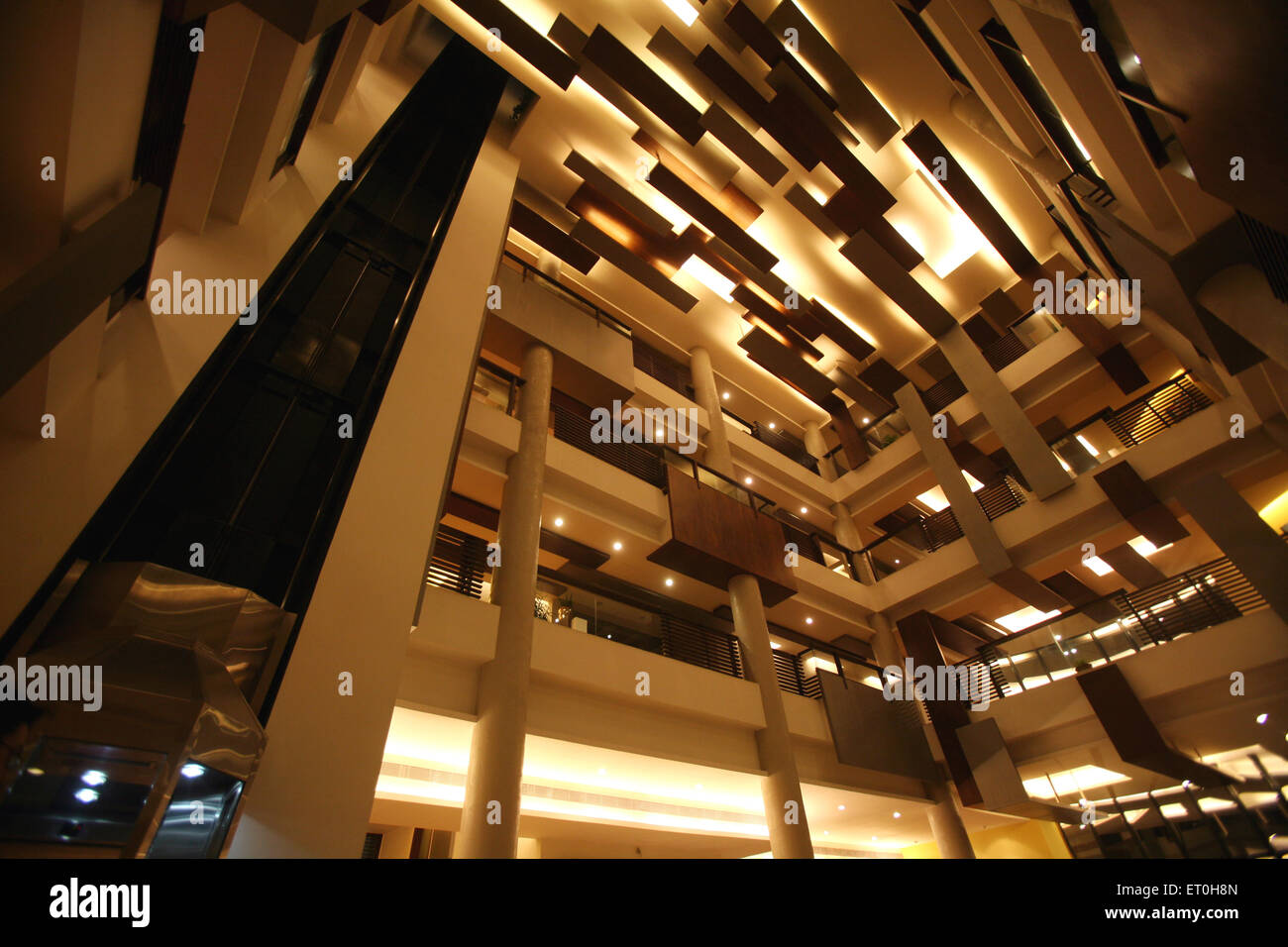 Gebäudedecke, Hoteleinrichtung, Hoteldecke, Lobbydecke, Ranchi, Jharkhand, Indien, indische Innenräume Stockfoto