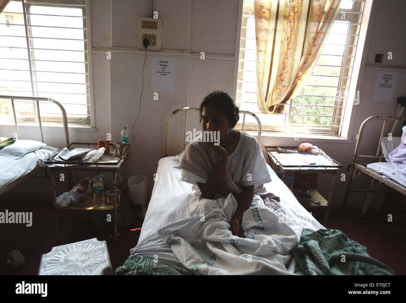 Sunita Yadav Opfer des Terroranschlags von Deccan Mudschaheddin am 26. November 2008 behandelt in j.j. Krankenhaus in Bombay Stockfoto