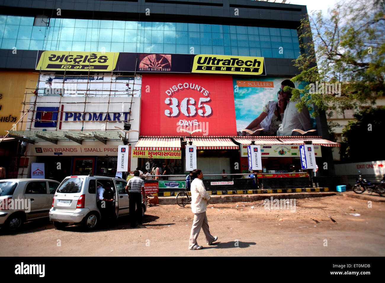 Promart Mall, 365 Tage Rabatt, Ahmedabad, Gujarat, Indien Stockfoto