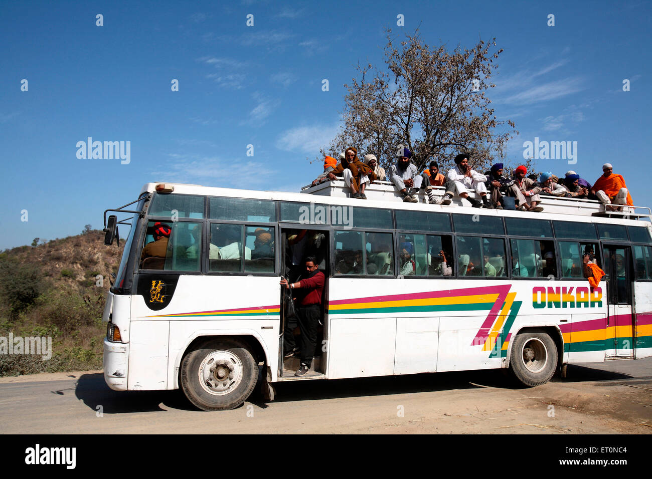 Reisende auf Bus in Punjab; Indien Stockfoto