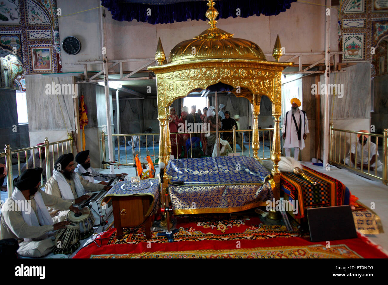 Im Inneren ein Gurdwara in Baba Bakala in Punjab; Indien Stockfoto