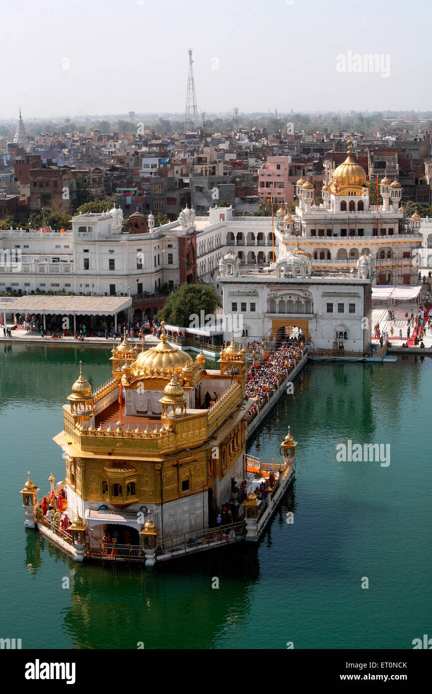 Luftaufnahme von Harmandir Sahib oder Darbar Sahib oder goldenem Tempel in Amritsar Punjab Indien Asien Stockfoto