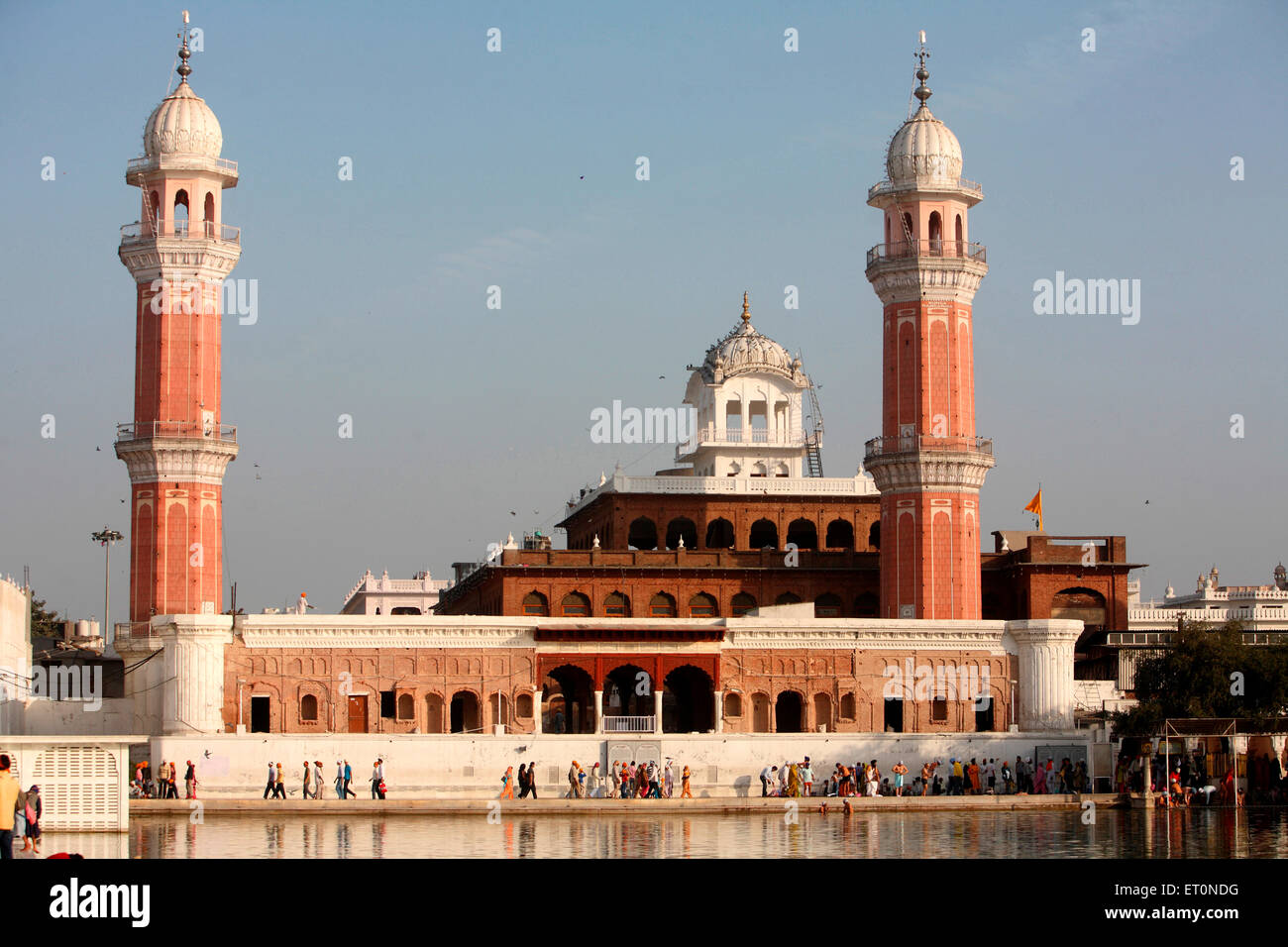 Ramgarhia Bunga Wachturm, Goldener Tempelkomplex, Harmandir Sahib Sarovar, Amritsar, Punjab, Indien Stockfoto