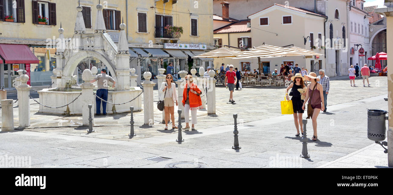 Prešerenplatz Koper, Slowenien, Istrien Da Ponte Brunnen sagte modelliert (lose) auf die Rialtobrücke in Venedig Prešerenplatz werden Stockfoto