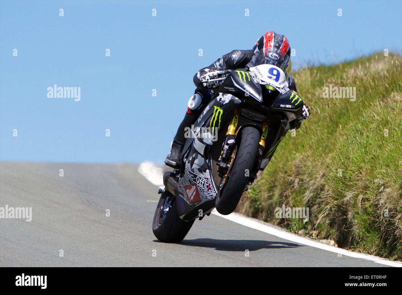 Douglas, Isle of man. 10. Juni 2015. Ian Hutchinson in Aktion während der TT-Supersport-Rennen. Bildnachweis: Action Plus Sport Bilder/Alamy Live News Stockfoto