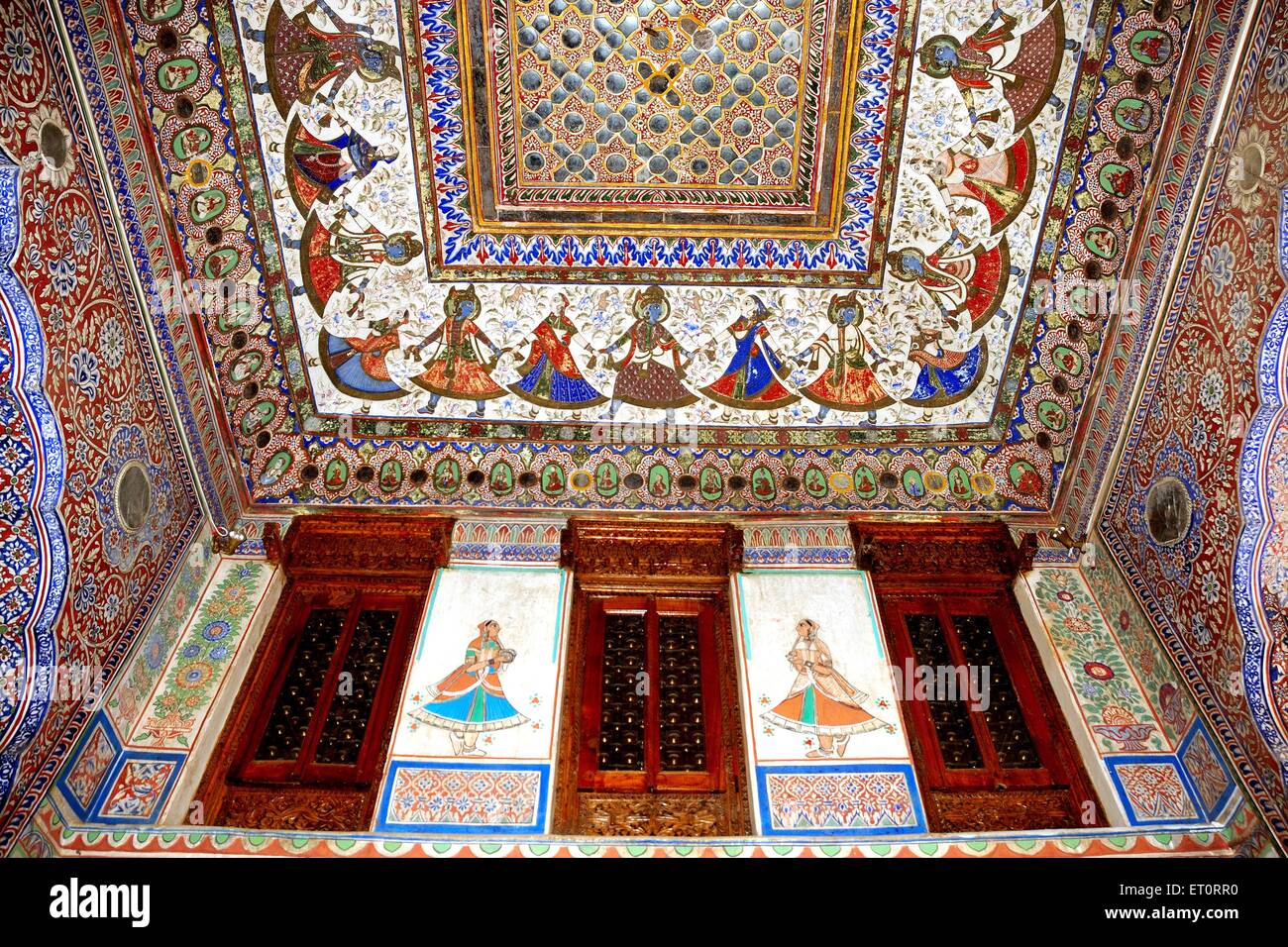 Malereien an Decke von Haveli; Fatehpur; Shekhawati; Rajasthan; Indien Stockfoto