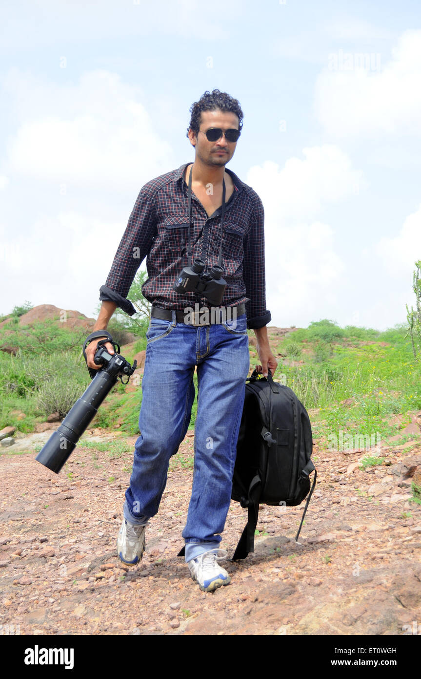 Fotograf Haltung beim Foto-Shooting zu geben; Indien-Herr #786 Stockfoto