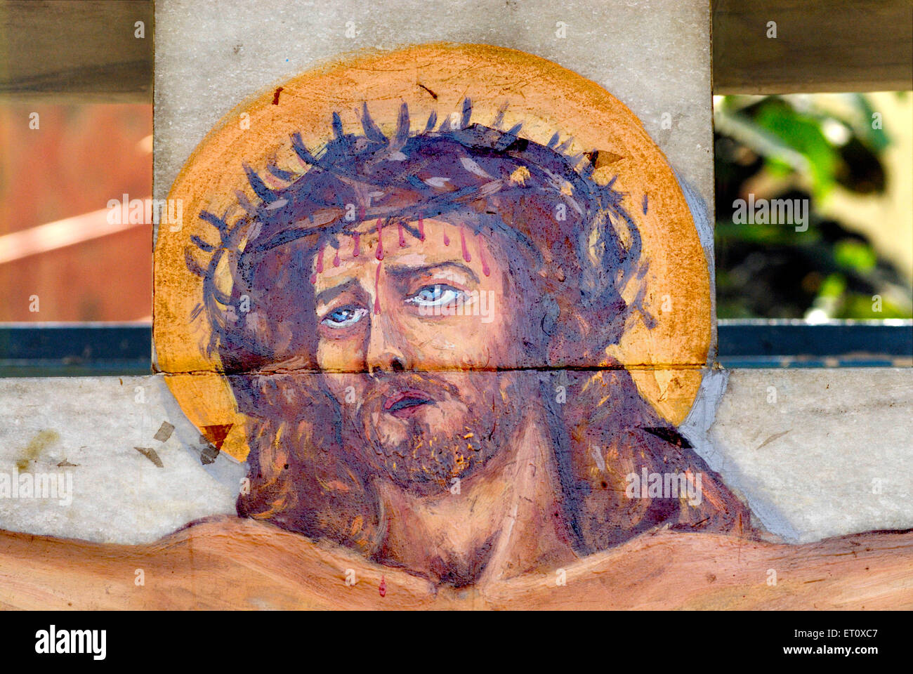 Kruzifix Jesus Christus am Kreuz genagelt, Shivaji Park, Dadar, Bombay, Mumbai, Maharashtra, Indien Stockfoto