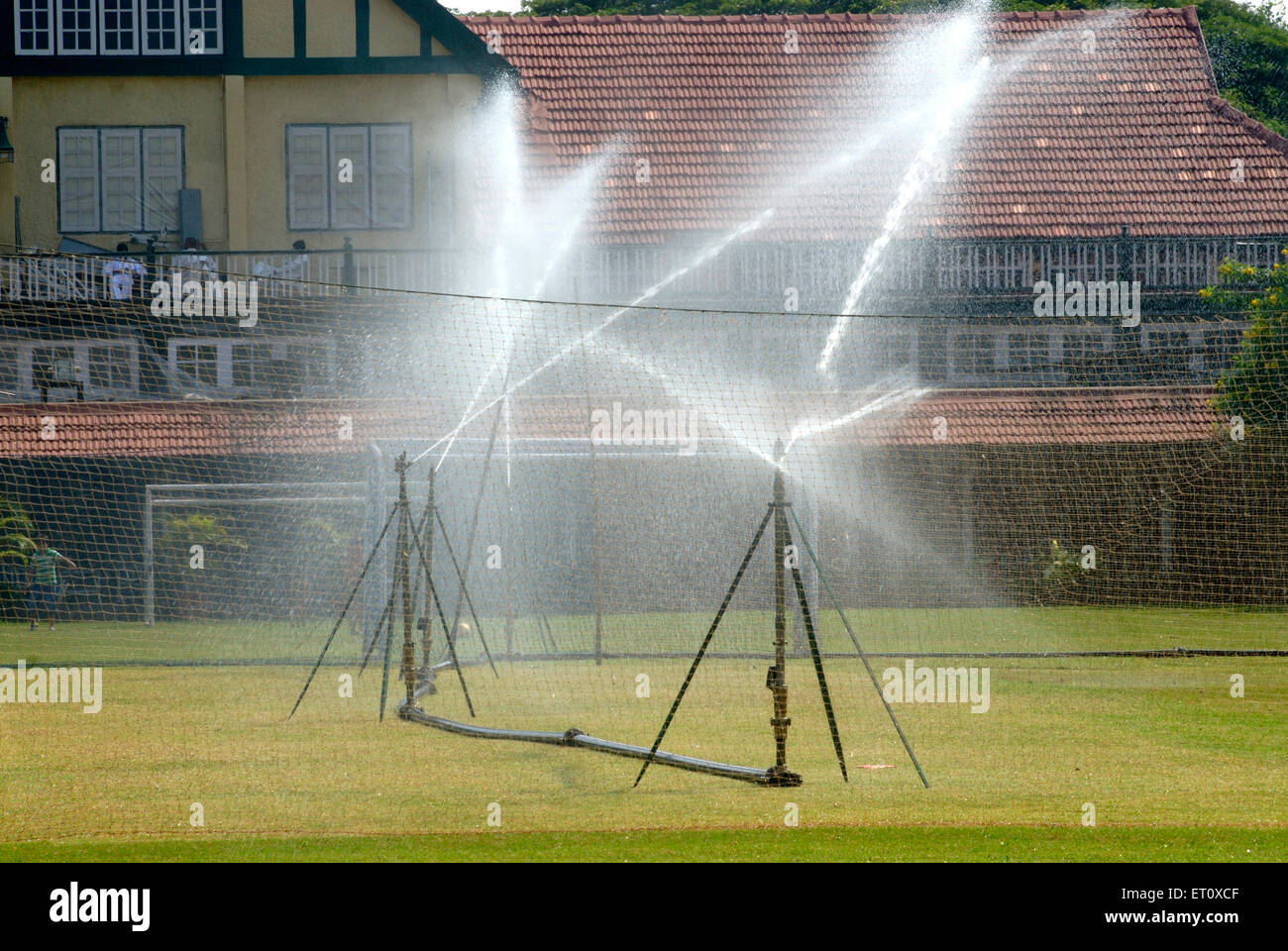 Sprinklerwasserversorgung für Bombay Gymkhana in Azad Maidan, Bombay, Mumbai, Maharashtra, Indien Stockfoto