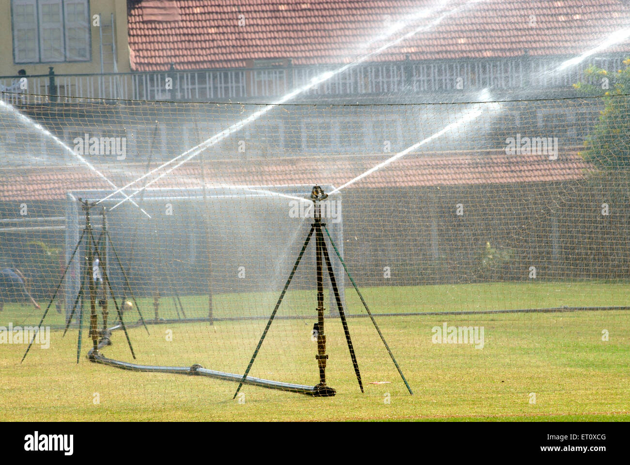 Sprinklerwasserversorgung für Bombay Gymkhana in Azad Maidan, Bombay, Mumbai, Maharashtra, Indien Stockfoto