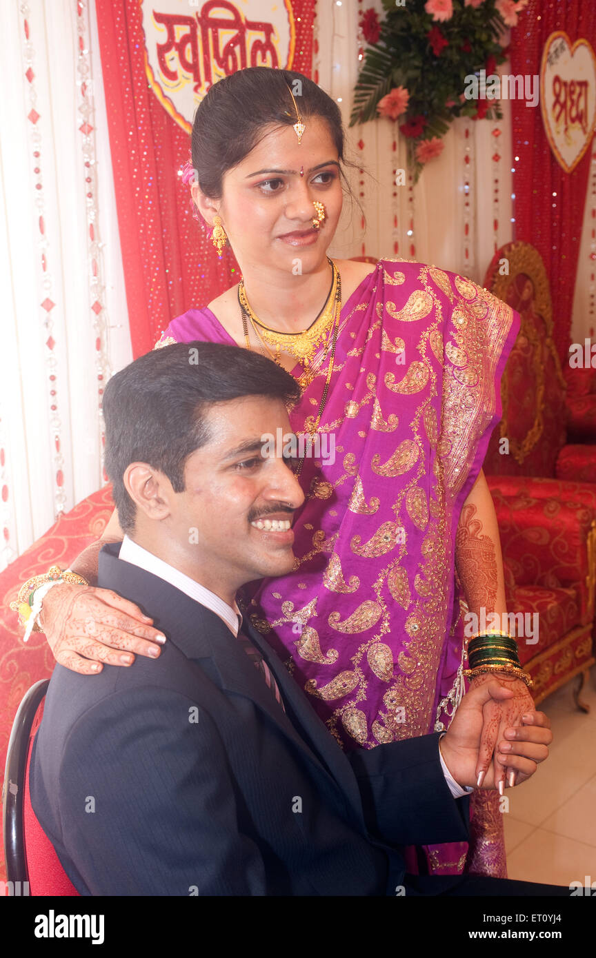 Indische hinduistische Hochzeitszeremonie; frisch verheiratetes Paar; Thane; Maharashtra; Indien; Asien; HERR#778F Stockfoto