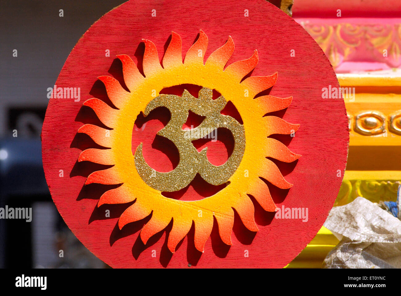 OM-Symbol, Sonnensymbol, religiöses Symbol, Hindu-Symbol, Pune, Maharashtra, Indien Stockfoto