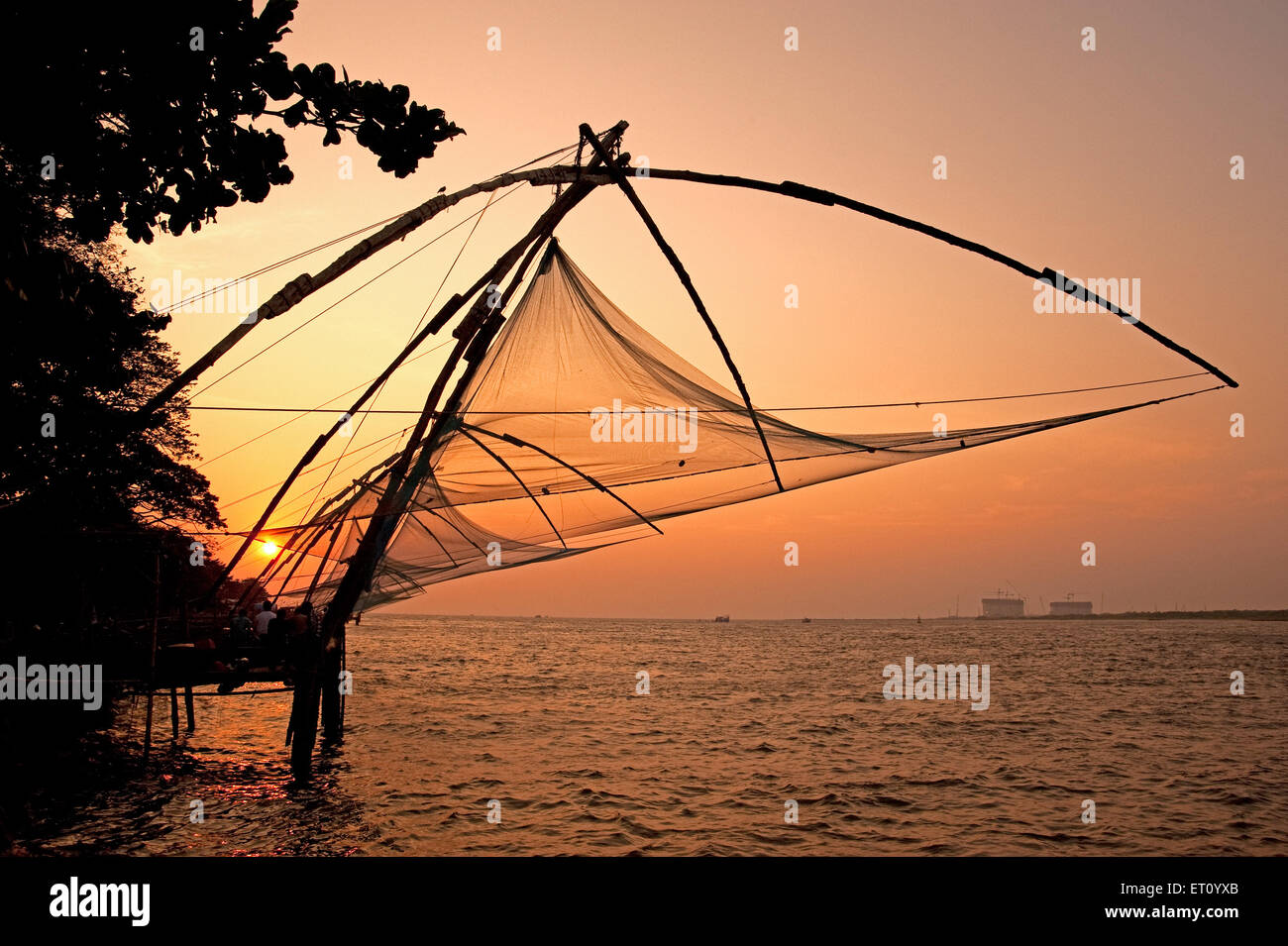 Chinesische Fischernetze; landbetriebene Aufzugsnetze; Cheena vala; Cochin; Kochi; Kerala; Indien; Asien Stockfoto