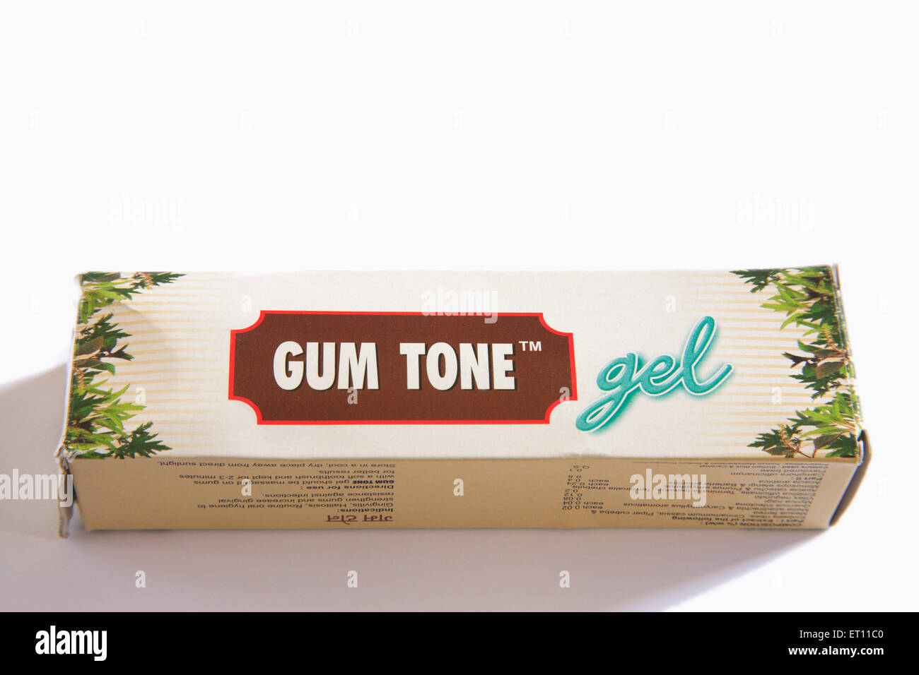 Gum-Tone-Gel, ayurvedische Zahnpasta-Relief von Gingivitis halitosis Routine-Mundhygiene stärken das Zahnfleisch auf weißem Hintergrund Stockfoto