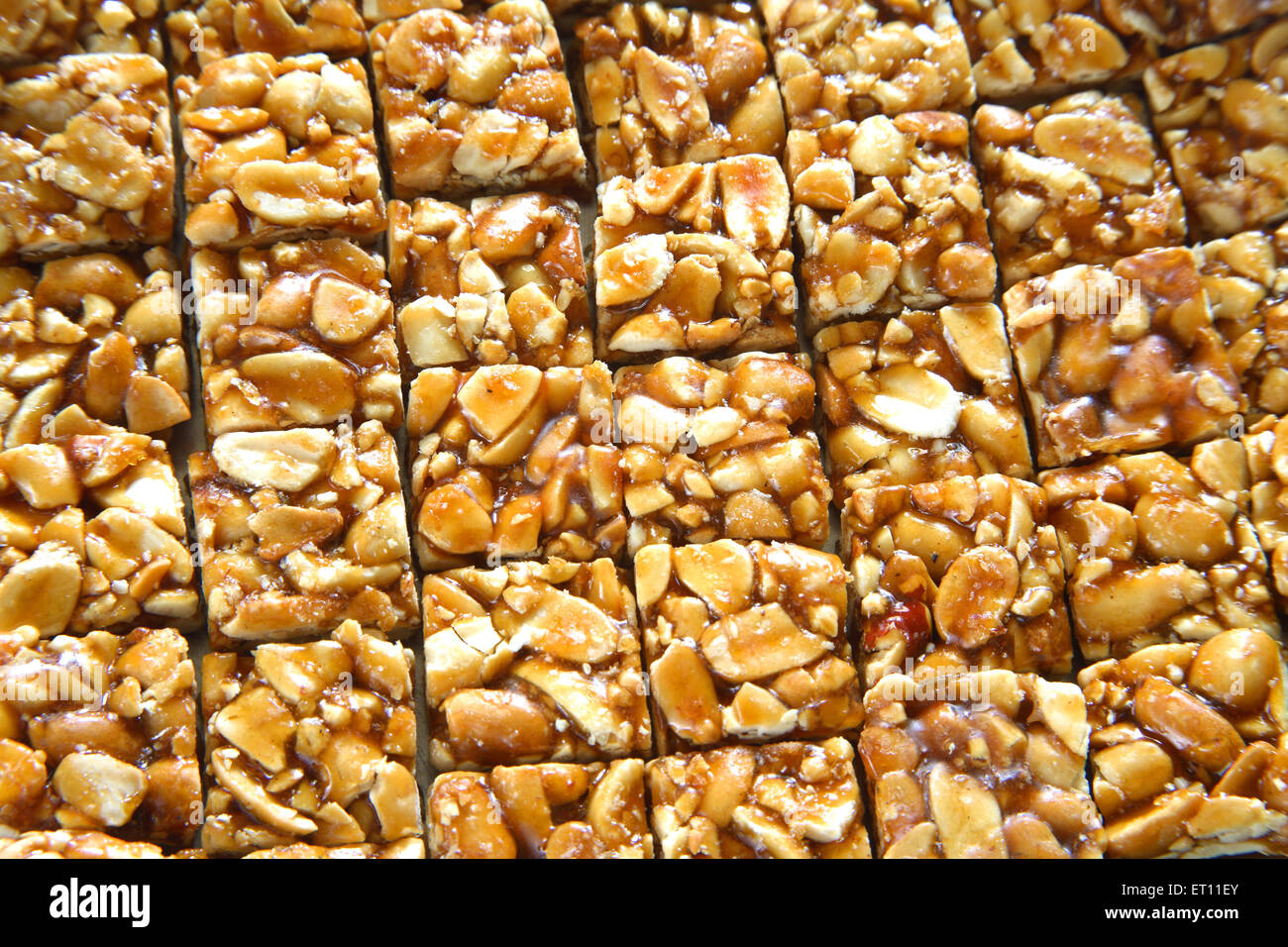 Chikki von Erdnüssen und Jaggerei, Erdnussbrüchig Stockfoto