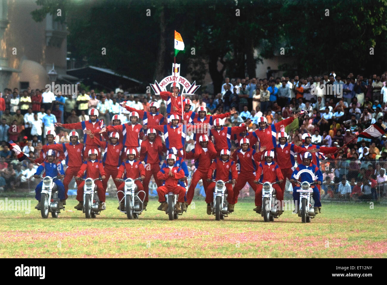 Motorrad Aktivitätsanzeige vom Team des Korps der militärischen Polizei Shwet Ashwa Armee tagsüber in Trivandrum; Kerala Stockfoto