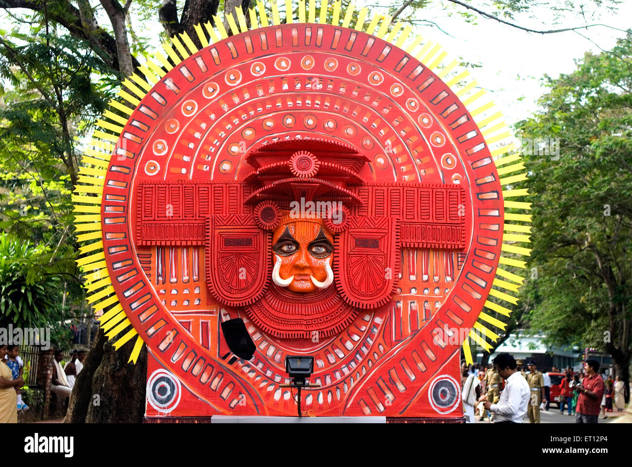 Theyyam Volkstanz; Onam Festival; Trivandrum; Thiruvananthapuram; Kerala; Indien Stockfoto