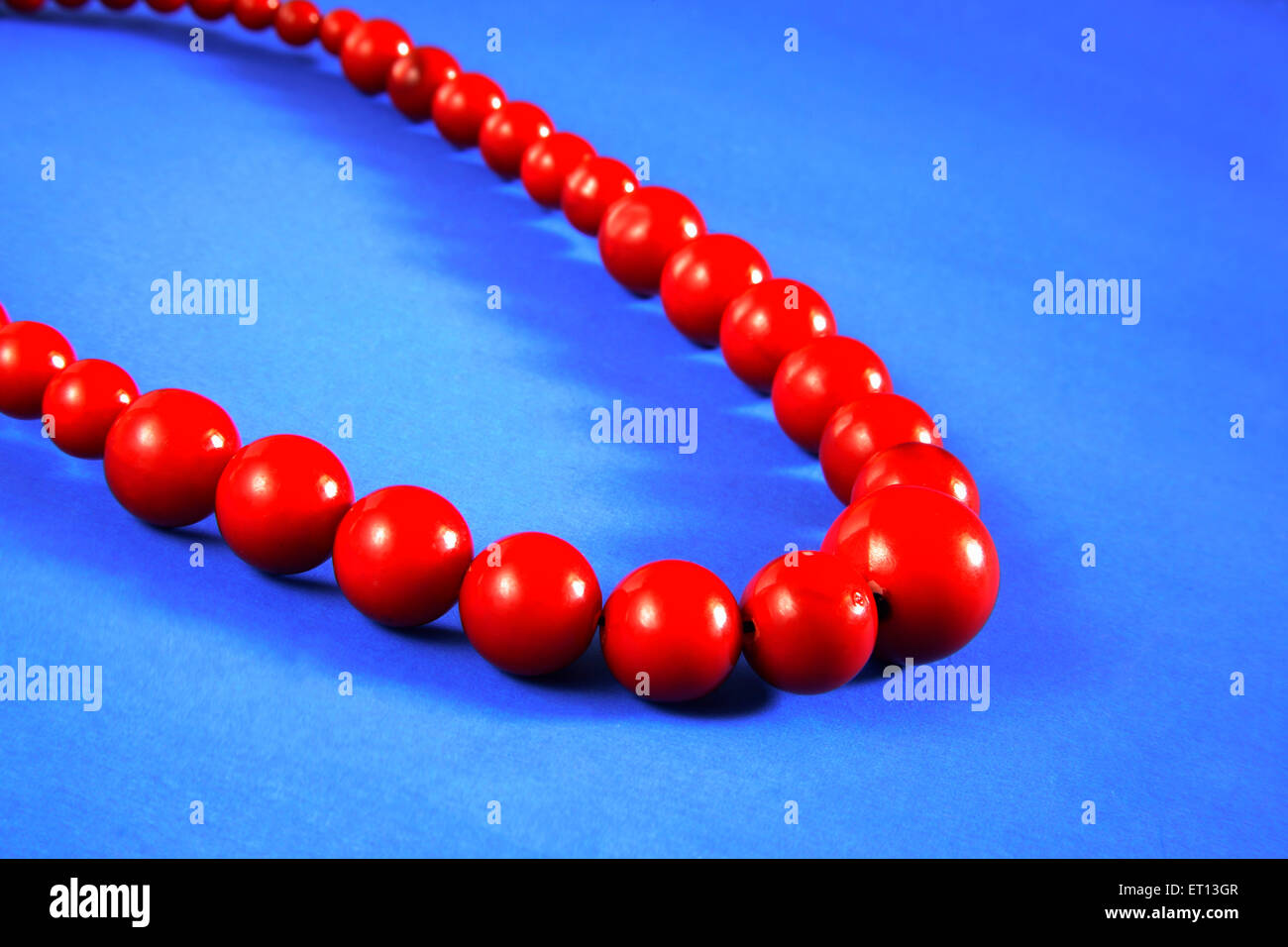 Rot perlen -Fotos und -Bildmaterial in hoher Auflösung – Alamy