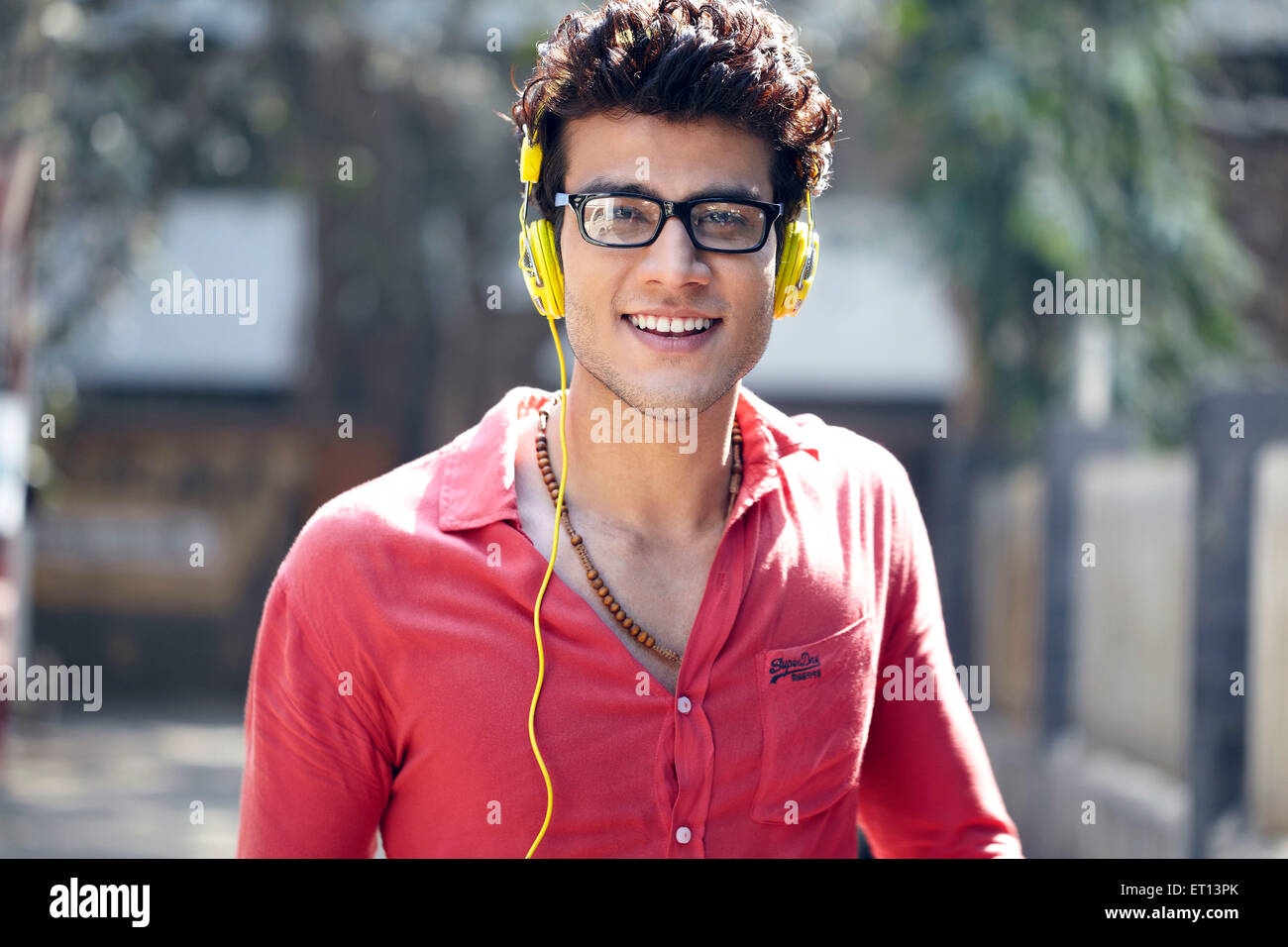 Menschen hören Musik Indien Asien Herr #790E Stockfoto