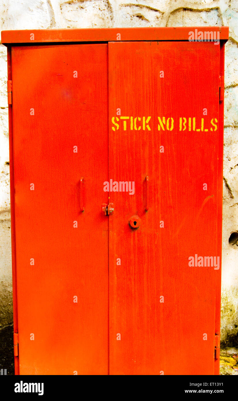 Stromverteiler, keine Rechnungen kleben, Bombay, Mumbai, Maharashtra, Indien Stockfoto