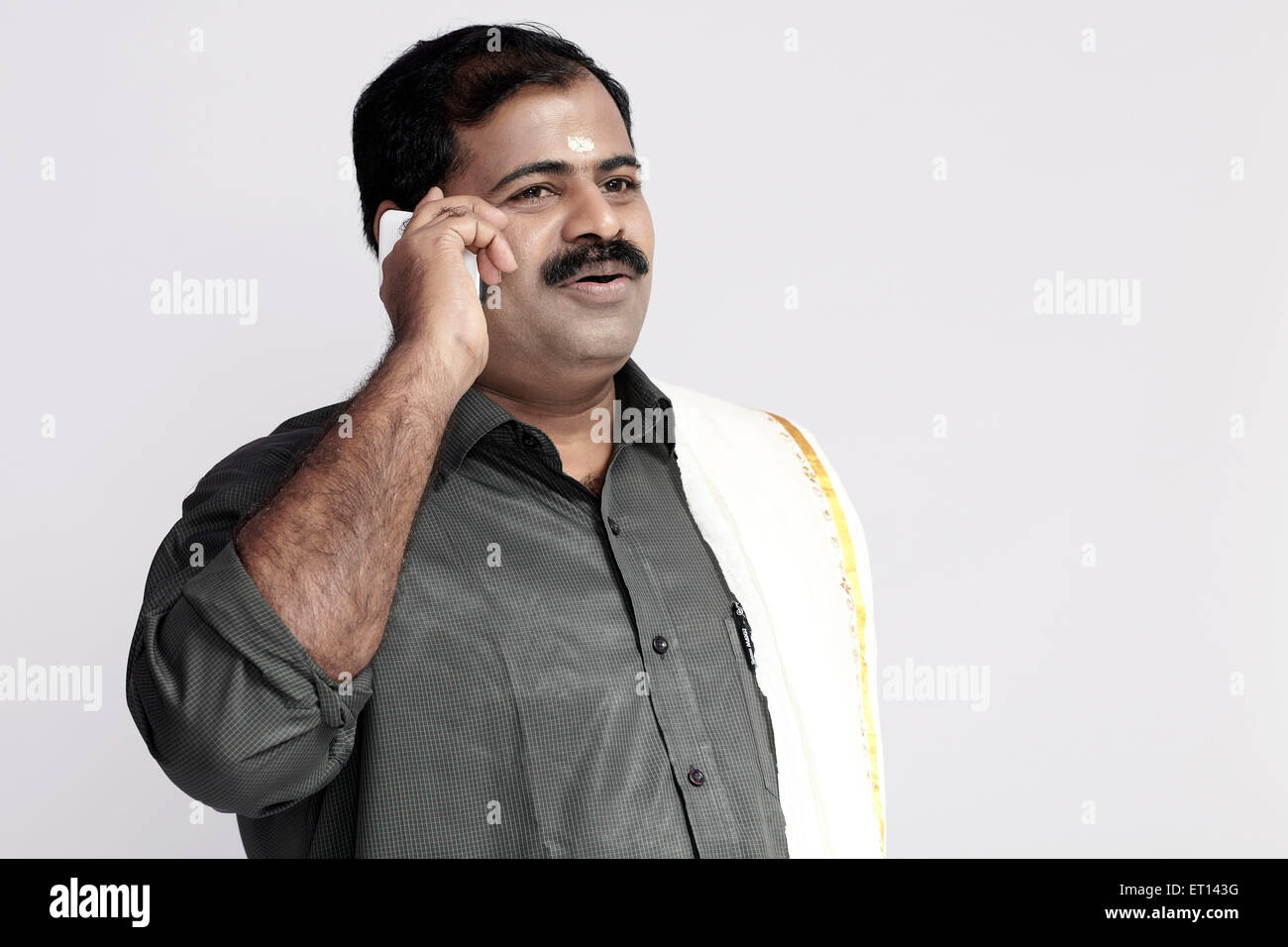 Südindische Mann sprechen über Handy-Indien Asien Herr #790E Stockfoto