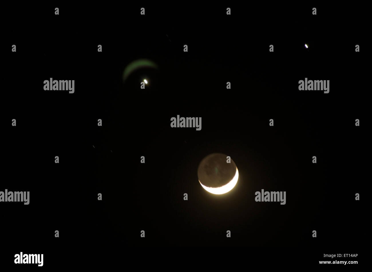 Himmlische Rarität drei hellsten Objekte im Himmel Jupiter Venus und Mond kommen am nächsten 1 Dezember 08 hellen Planeten Sonnensystem Stockfoto