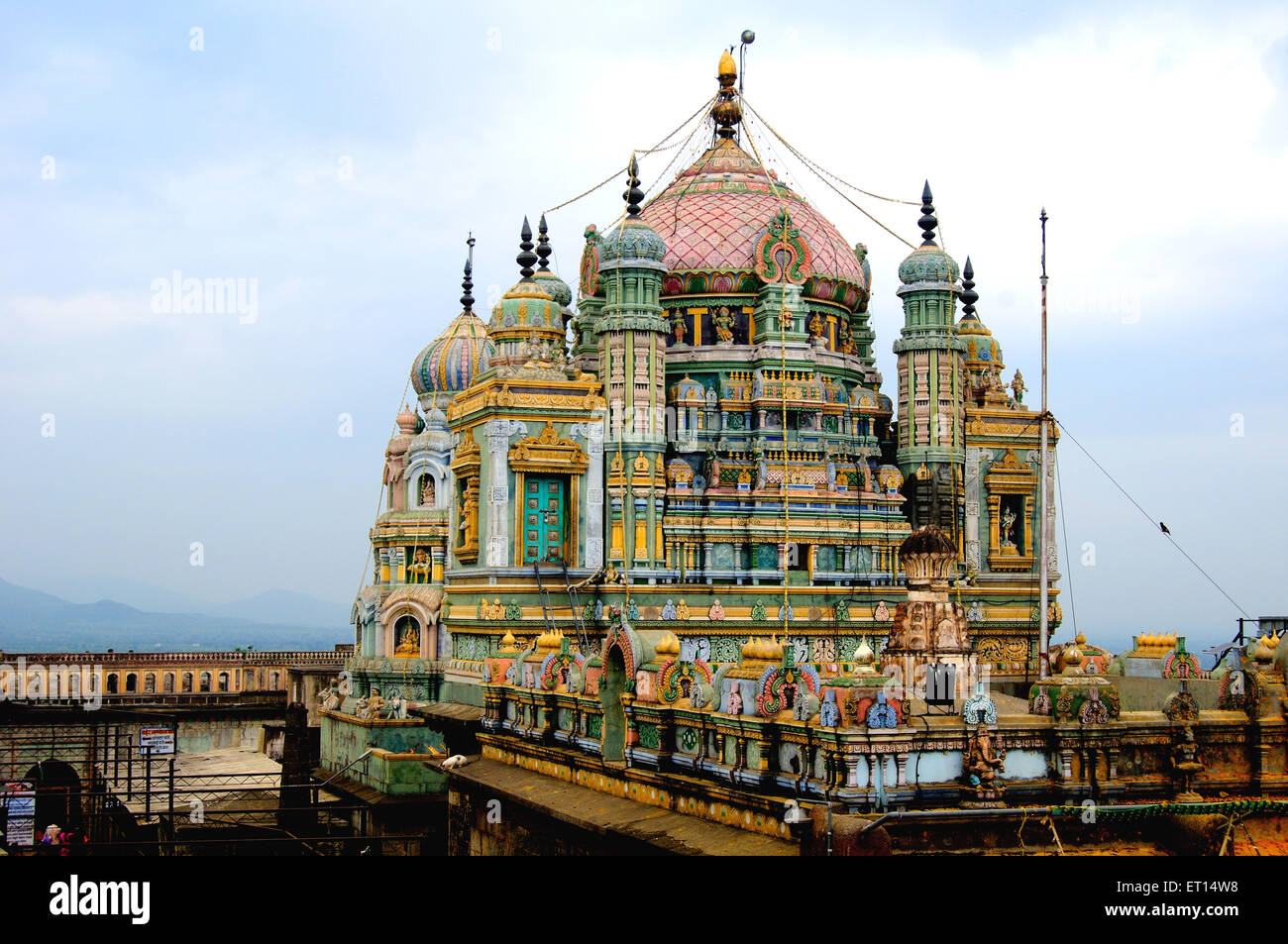 Dekorative Kuppel des Herrn Vithobha Tempel; Jejury; Pune; Maharashtra; Indien Stockfoto