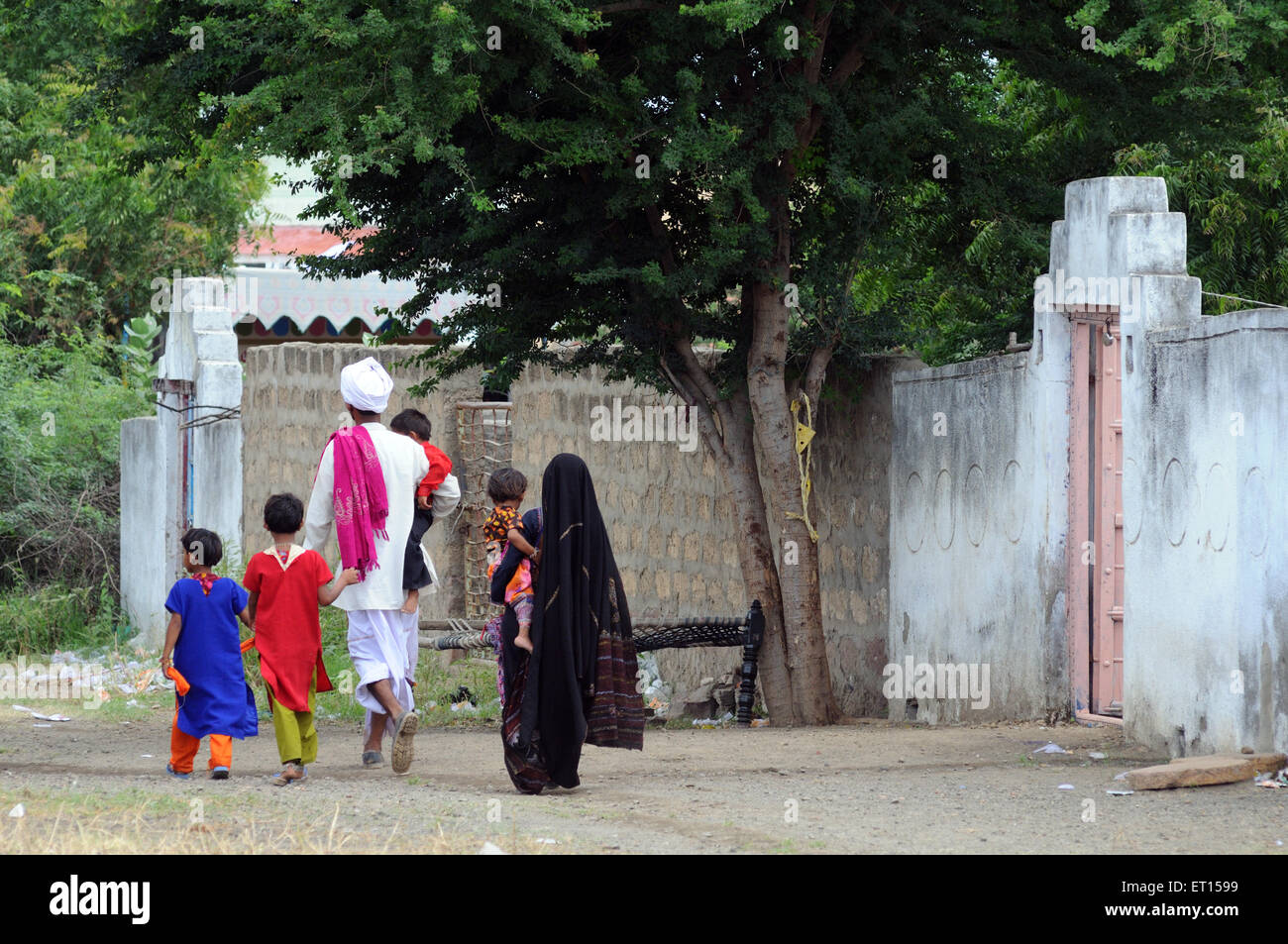 Familie der Mindiyada in der Nähe von Anjaar; Kutch; Gujarat; Indien Stockfoto