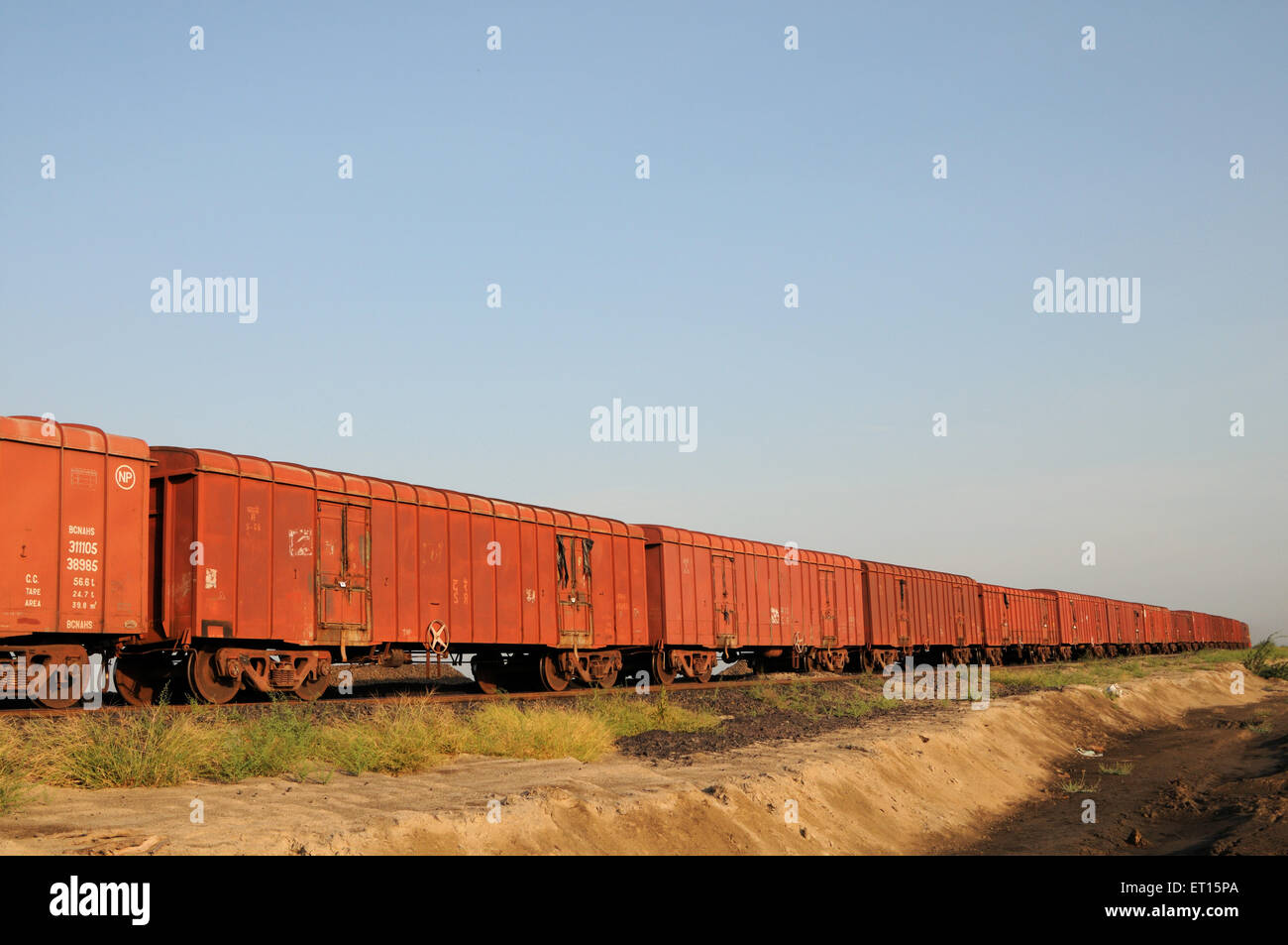 Güterzug, Kraftwerk, Adani Power, Mundra, Kutch, Gujarat, Indien Stockfoto