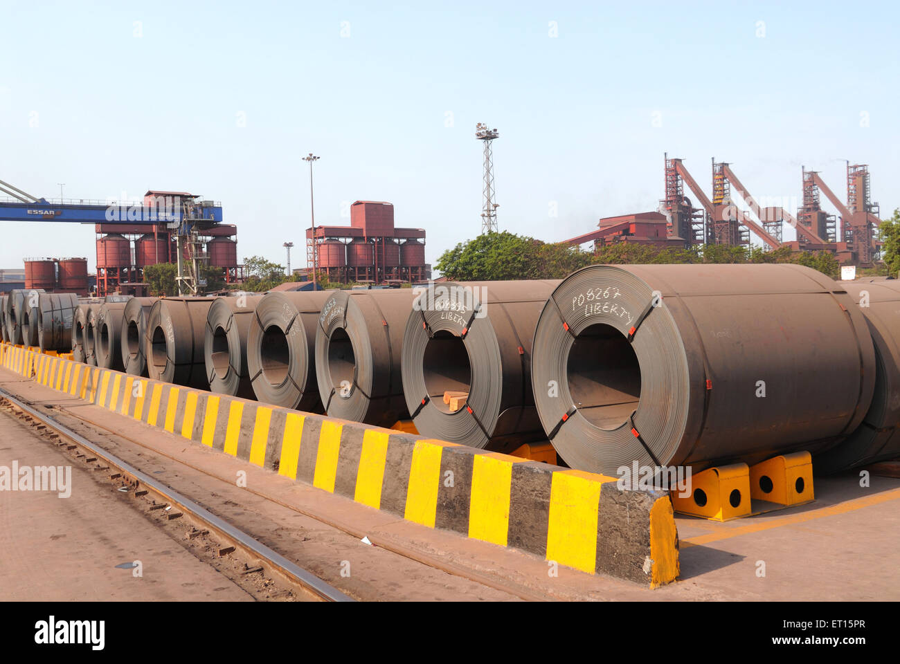 Fertigprodukte für den Versand in Stahl Anlage bereit, Essar Steel, Hajira Pflanze, Surat, Gujarat, Indien. Stockfoto