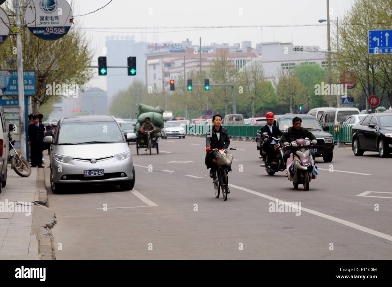 Stark befahrene Straßenverkehr; Yiwu; China Stockfoto