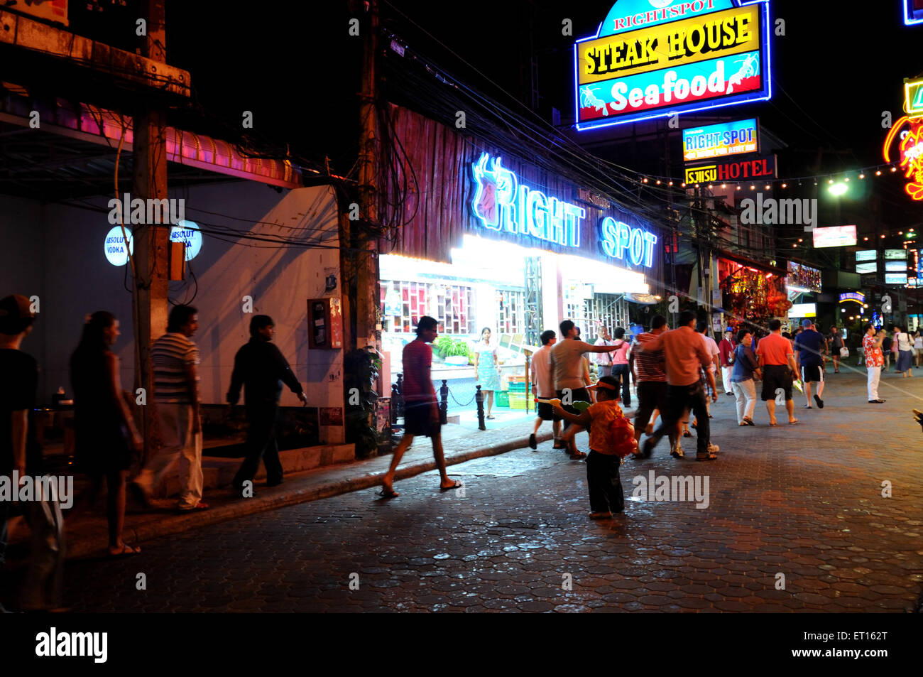 Nacht Leben und Neon Zeichen des Restaurants und Diskotheken auf der Walking Street; Pattaya-Insel; Thailand Stockfoto