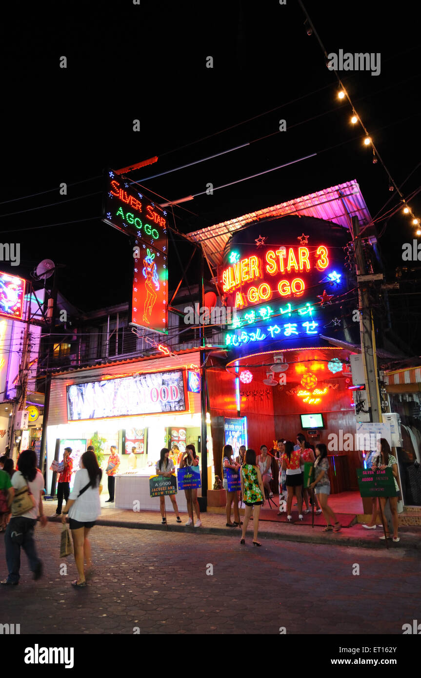 Neon-Zeichen von Nachtclubs, Walking Street, Unterhaltung und Rotlichtviertel, Pattaya, Thailand, Asien Stockfoto