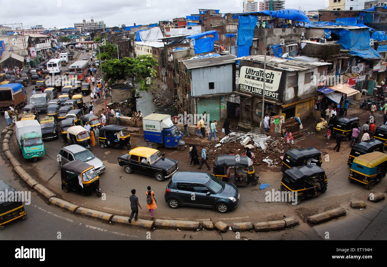 Verkehr auf der Straße; Bombay; Mumbai; Maharashtra; Indien Stockfoto