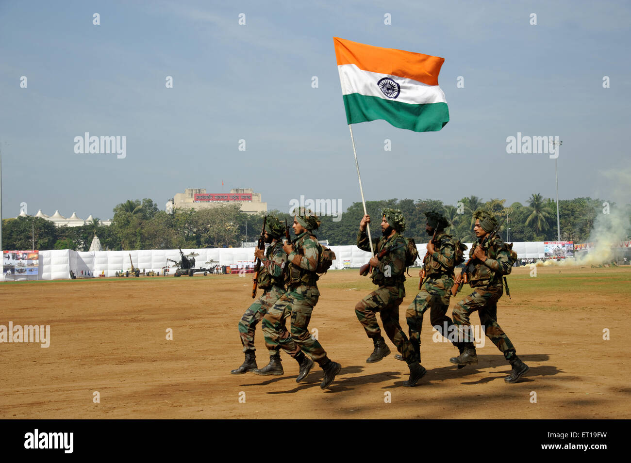 Indische Armee Tag der Republik feier Parade mit Flagge von Indien dadar Mumbai Maharashtra Indien Asien Stockfoto
