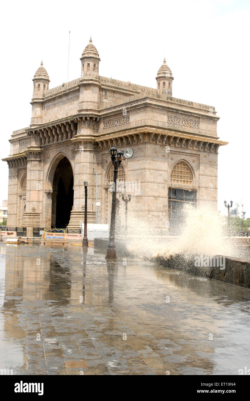 Scatqueens am Gateway of India; Bombay Mumbai; Maharashtra; Indien 24. Juli 2009 Stockfoto