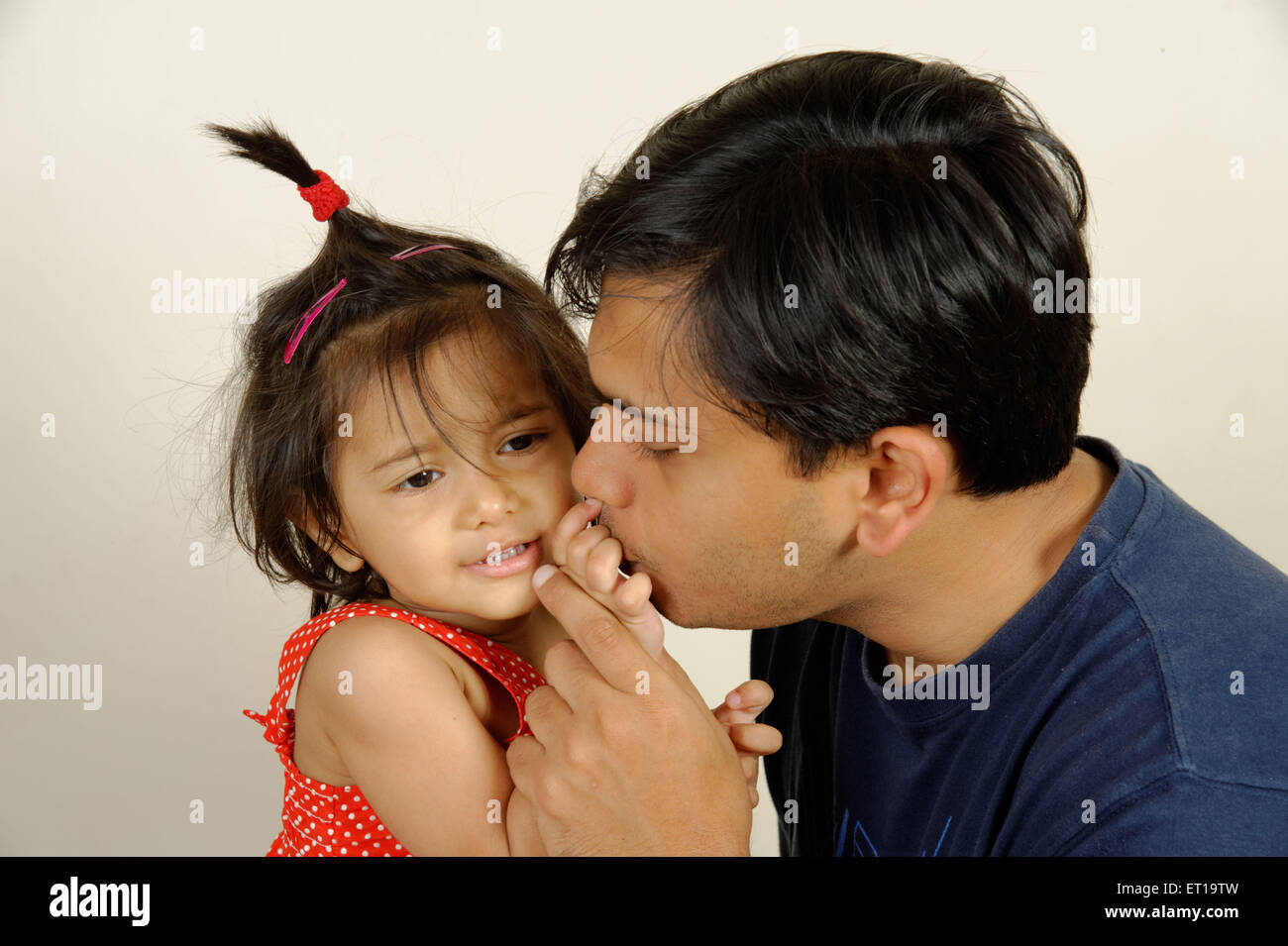 Indischer Vater seine Tochter Herr #736 L 736LA zu lieben Stockfoto
