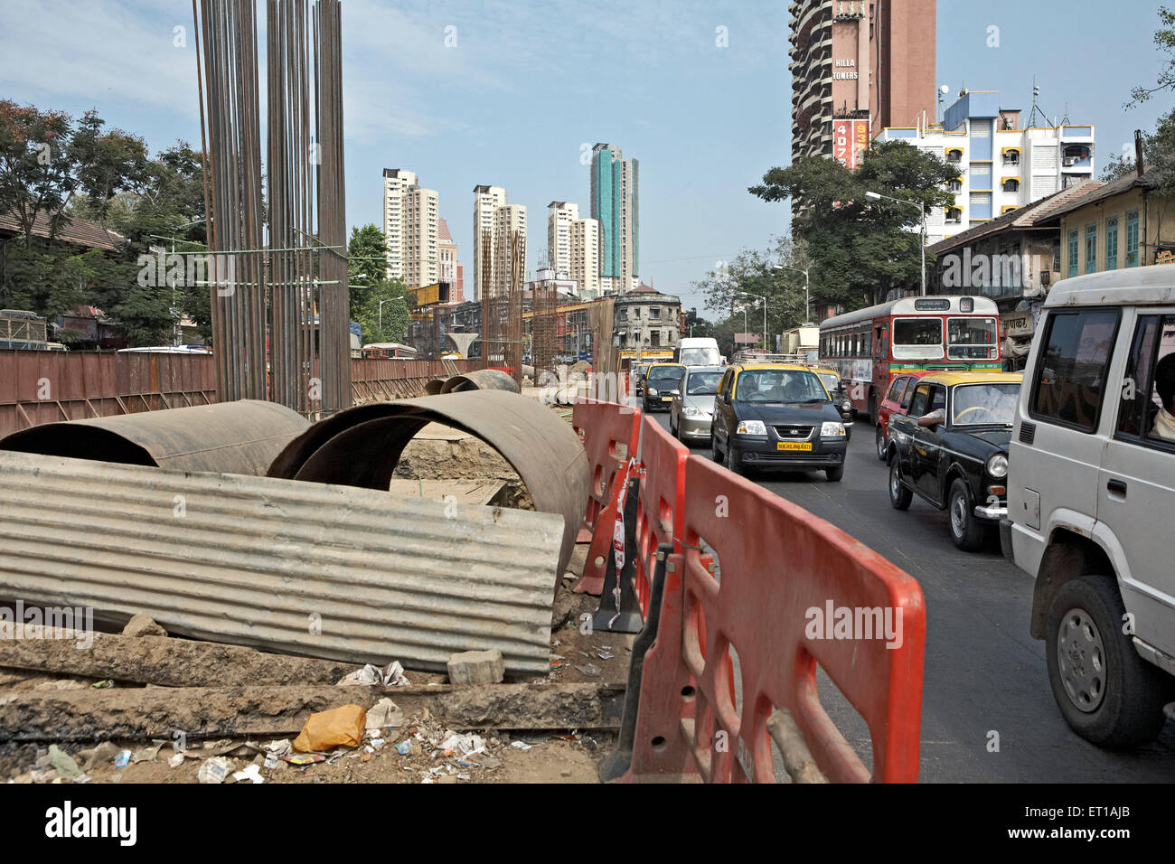 Infrastrukturarbeiten auf verkehrsreichen Straßen, Bombay, Mumbai, Maharashtra, Indien, Asien, Asien, Indien Stockfoto