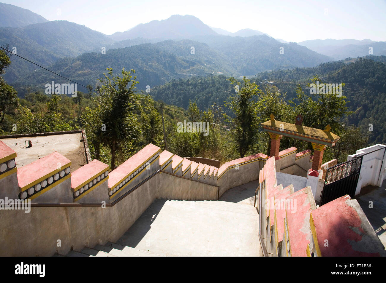 Grenzmauer, tibetische Architektur, McLeod Ganj, McLeodganj, Little Lhasa, Dhasa, Dharamshala, Distrikt Kangra, Himachal Pradesh, Indien Stockfoto