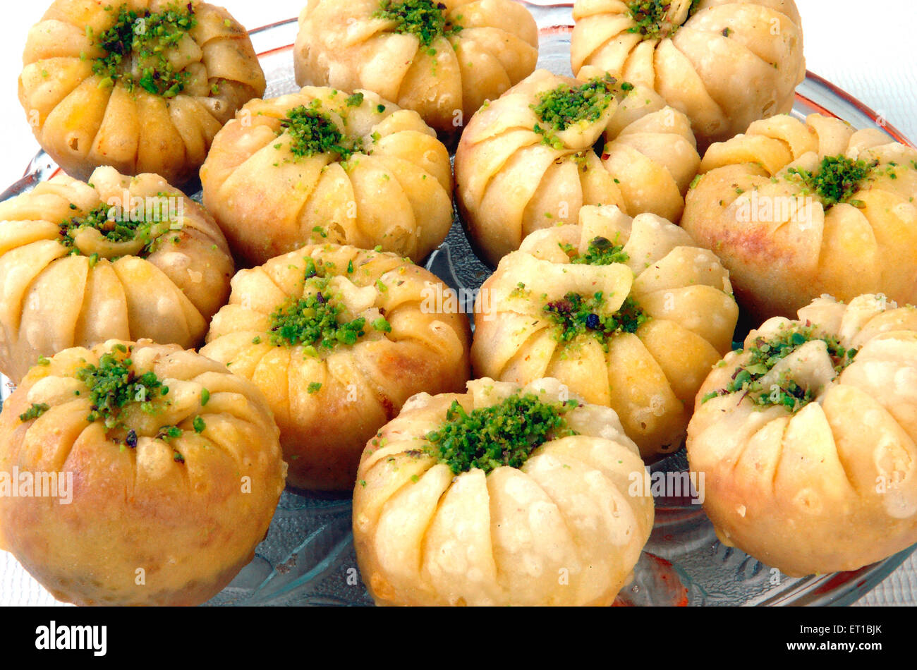 Süße; Tavapuri in Teller gedient; Jodhpur; Rajasthan; Indien Stockfoto