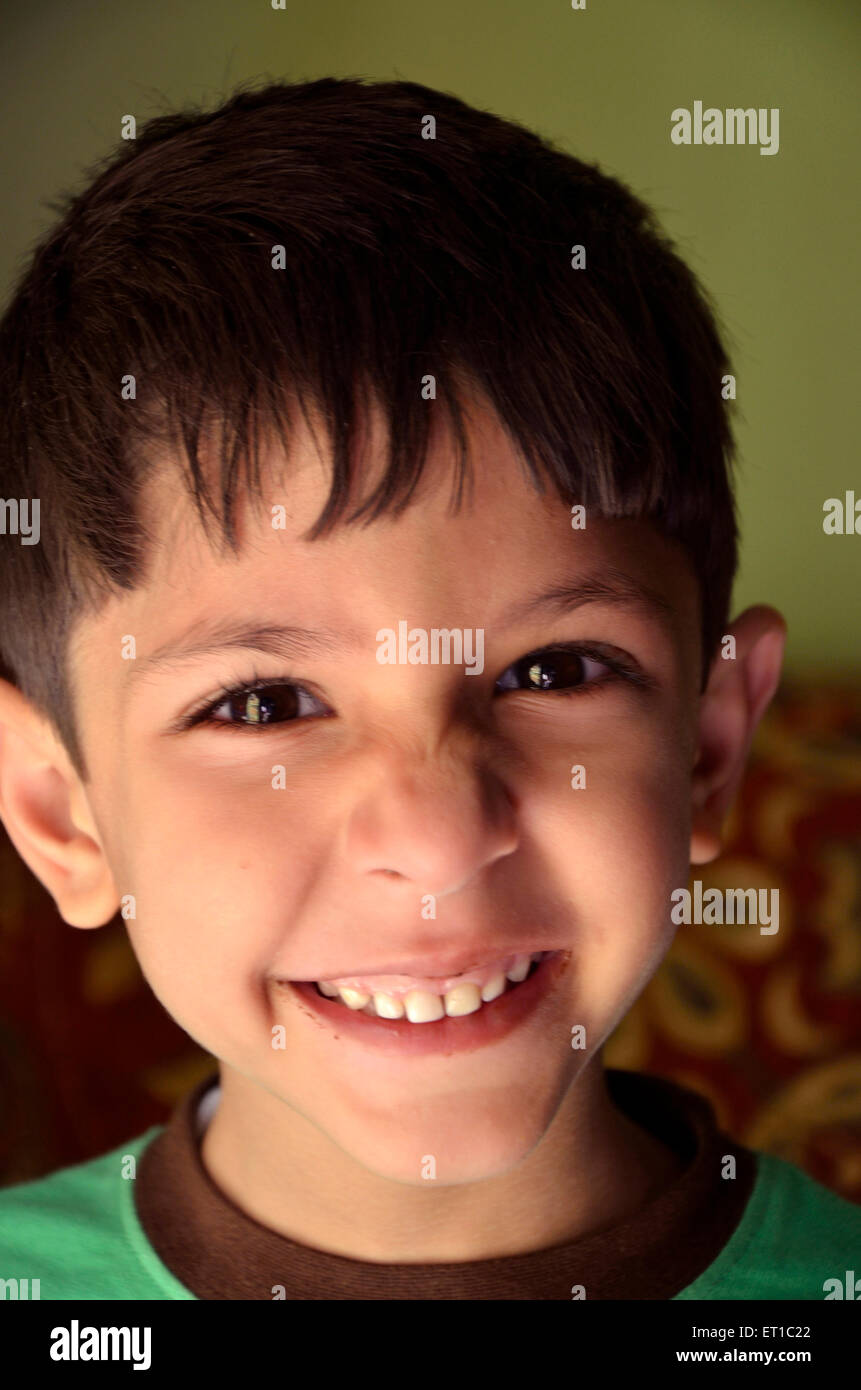 Indischer Junge mit frechen Lächeln Herr #704 Jodhpur Rajasthan Indien Asien Stockfoto